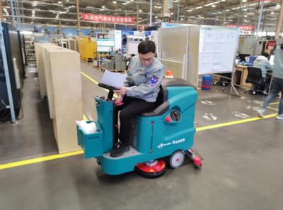 哈尔滨市工厂车间如何选择驾驶式洗地机应对环氧地坪需求